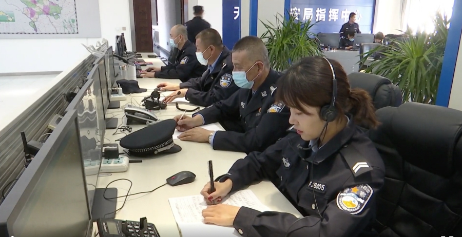 （Y，文_图，新春走基层）《万家团圆时他(8370434)-20210219094036(1).jpg