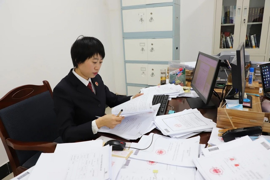 第四检察部副主任  张瑜.jpg