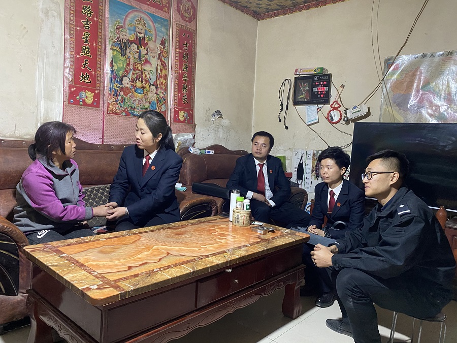 《一名女法官的.jpg