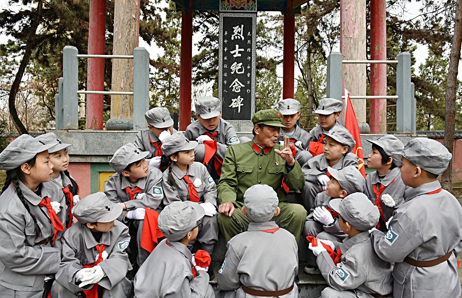清明祭英烈 红色永传承.jpg