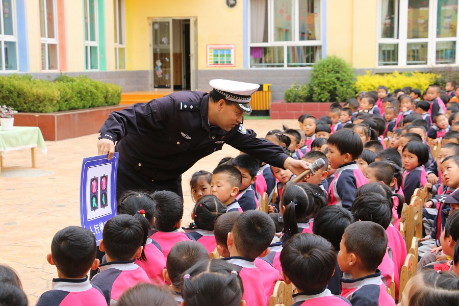 “幼”见交警  安全“童”行(8851380)-20210425220107.jpg