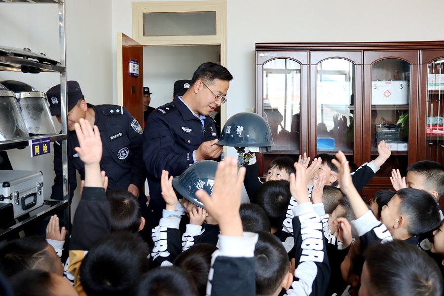 Y 萌娃进警营，爱与你“童”行(8965507)-20210511223020.jpg