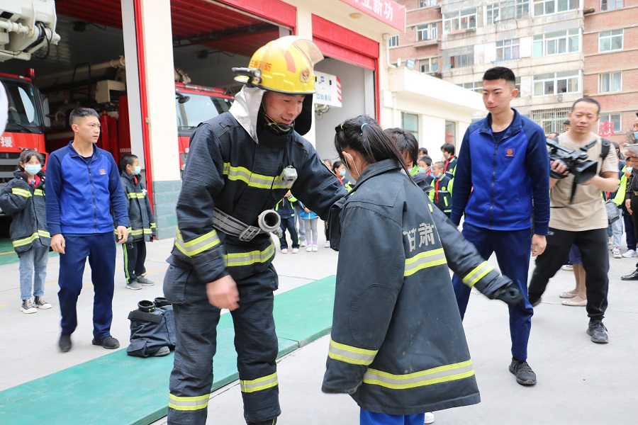 Ｙ零距离接触消防(8965122)-20210513221814.jpg