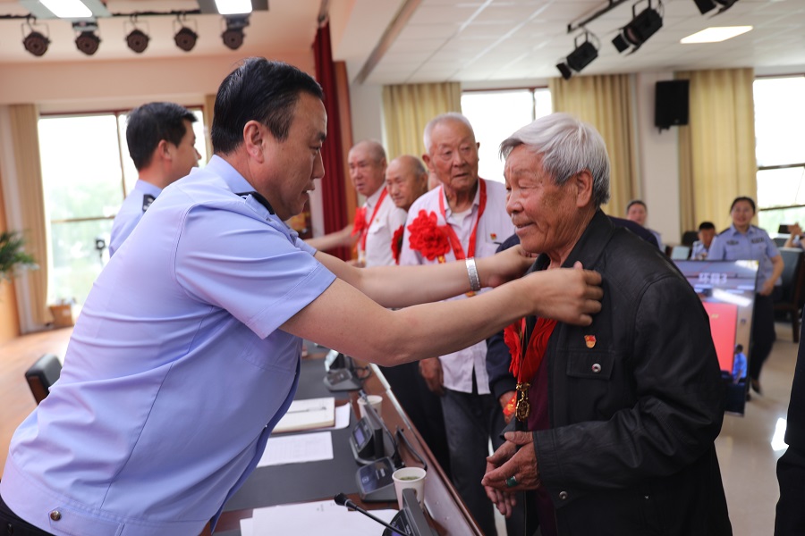 （Y）环县公安局举行“光荣在党50年”纪(9299935)-20210625093235.JPG