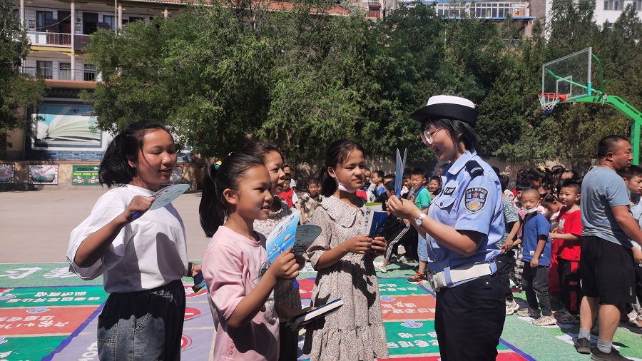“我来当个小交警”(9504807)-20210716164910.jpg