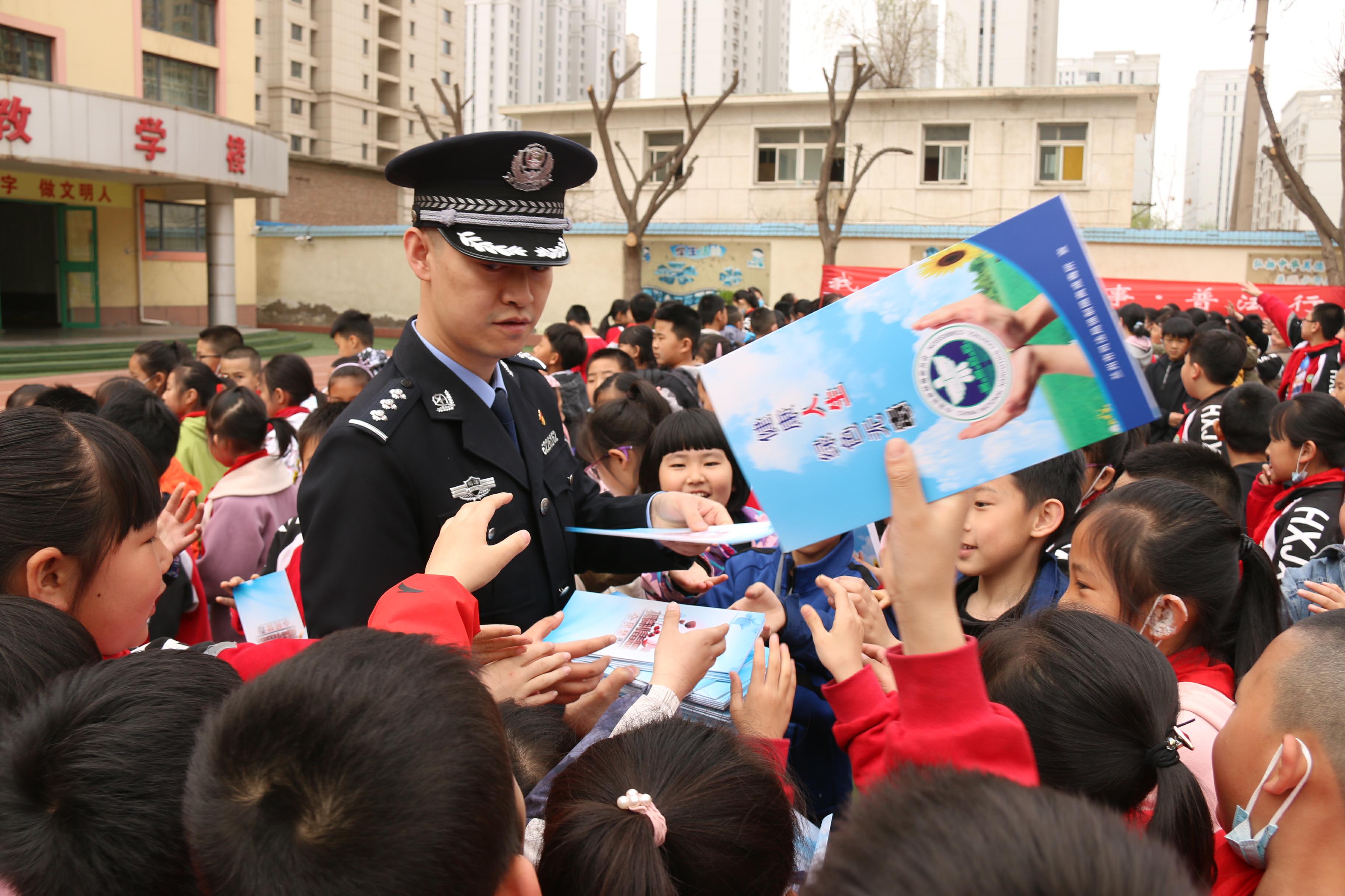 Y（司法周刊）忠诚履职尽责  勇于担当作(10245197)-20211019232623_极光看图