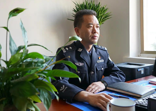 牢记服务人民根本宗旨，坚守执法长征公安分局党委书记、局长苟三海