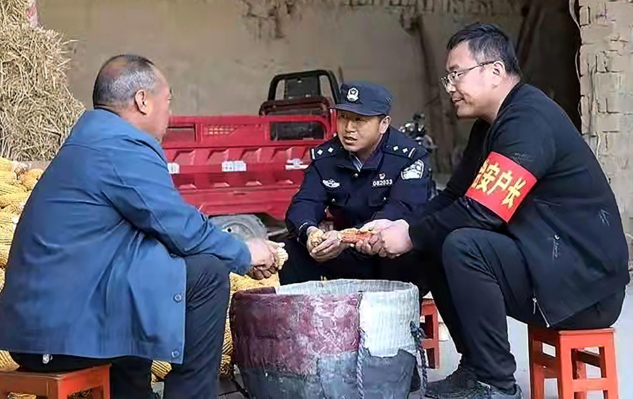 （Y，文_图，配合发行稿件）《织好平安网(10634398)-20211203171930_极光看图