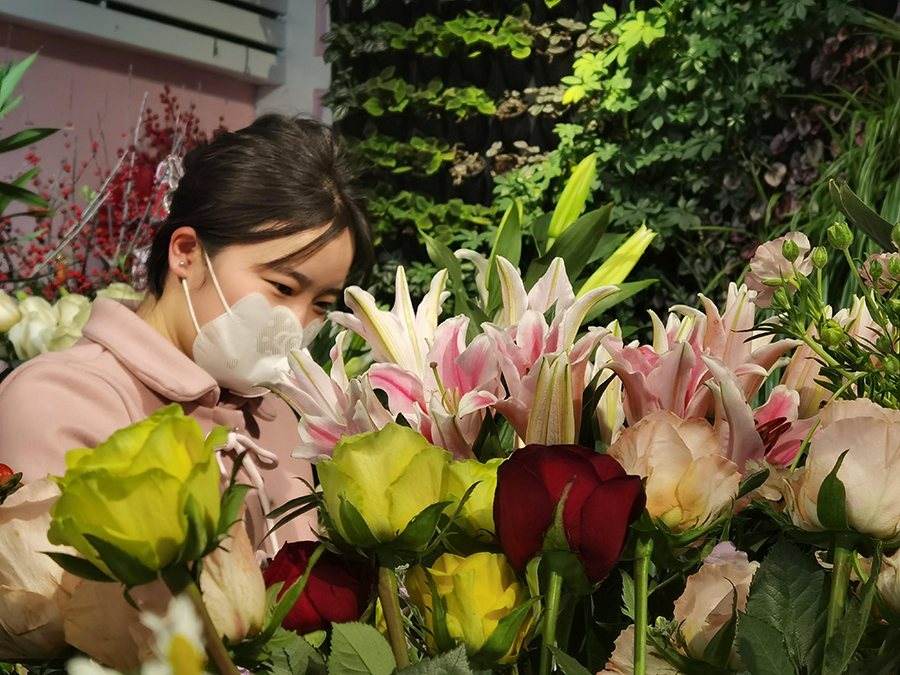 qY三八妇女节兰州鲜花市场迎来销售高峰(11615507)-20220308162944_极光看图
