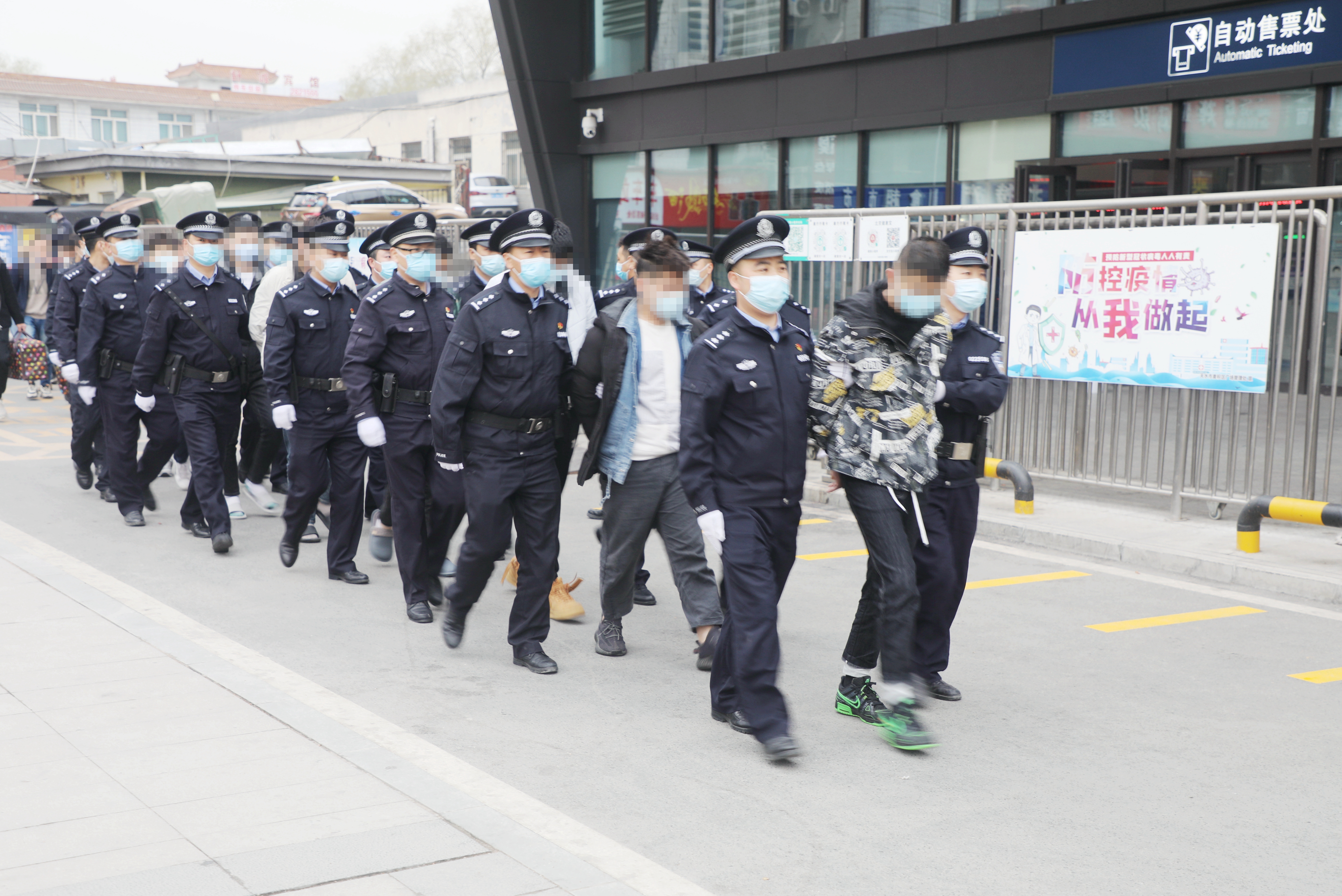 qYE（配图）天水警方破获特大跨境网络赌(11744507)-20220313173051