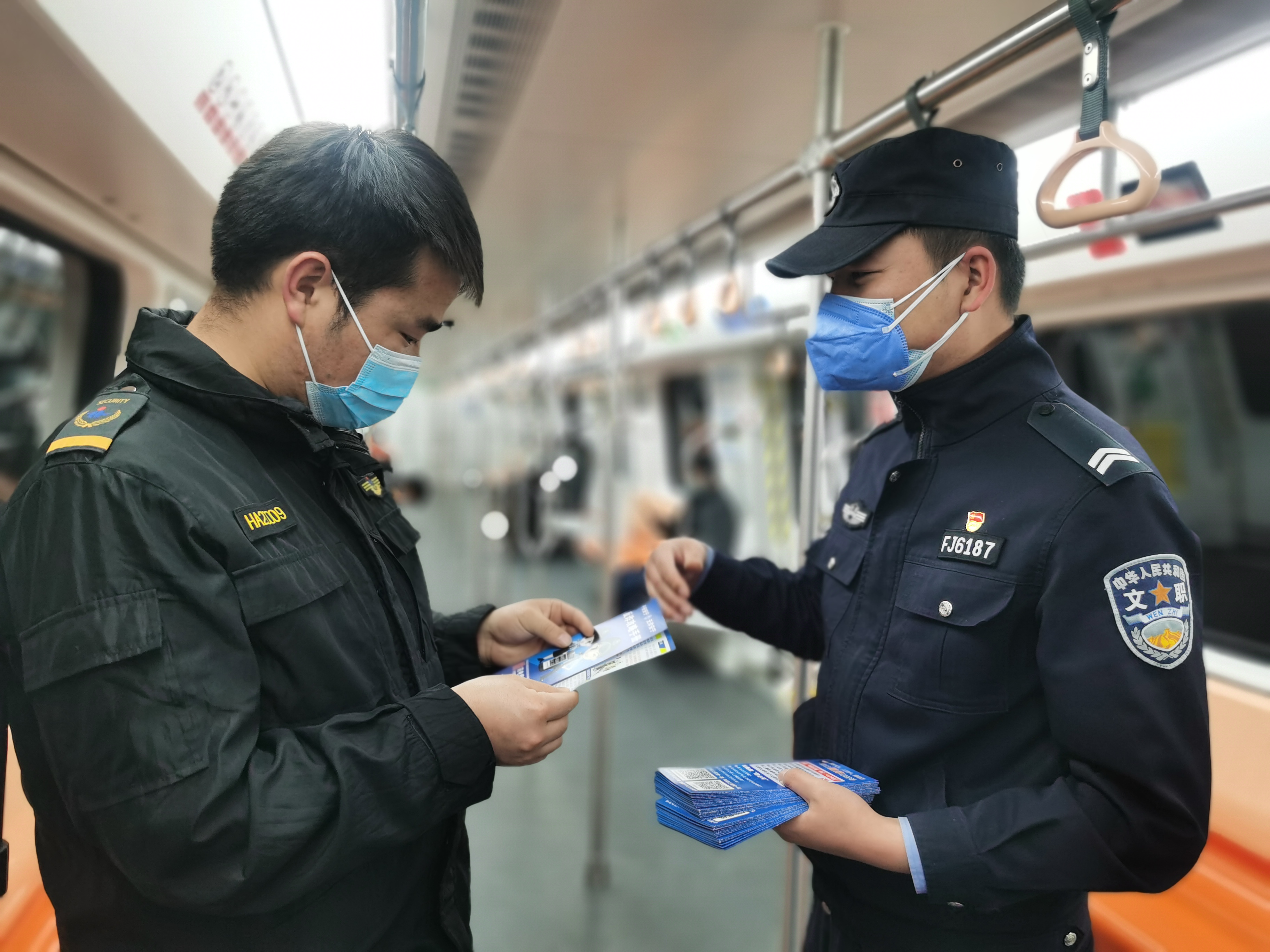 qY图片新闻：安宁公安开展防范电信网络诈(12241456)-20220405144635
