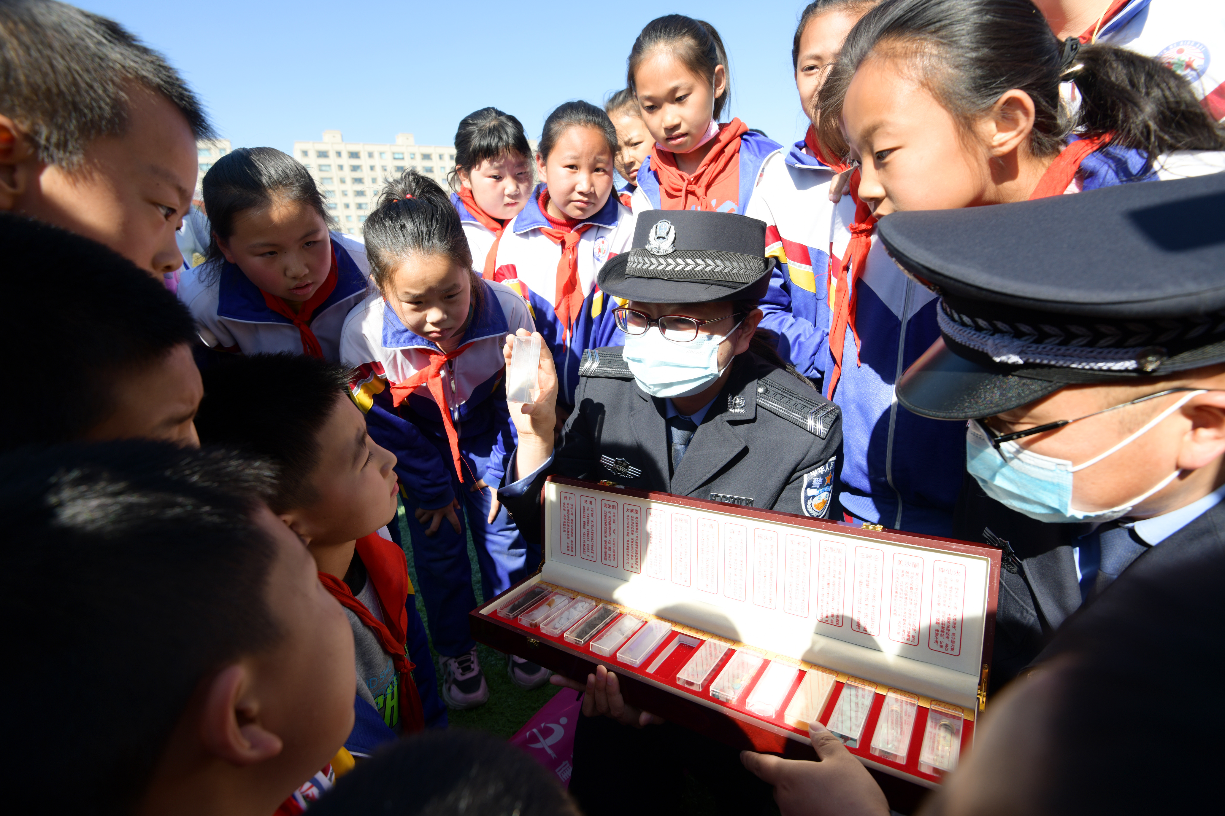 AqY（图片新闻）禁毒宣传进校园(12280310)-20220407150723