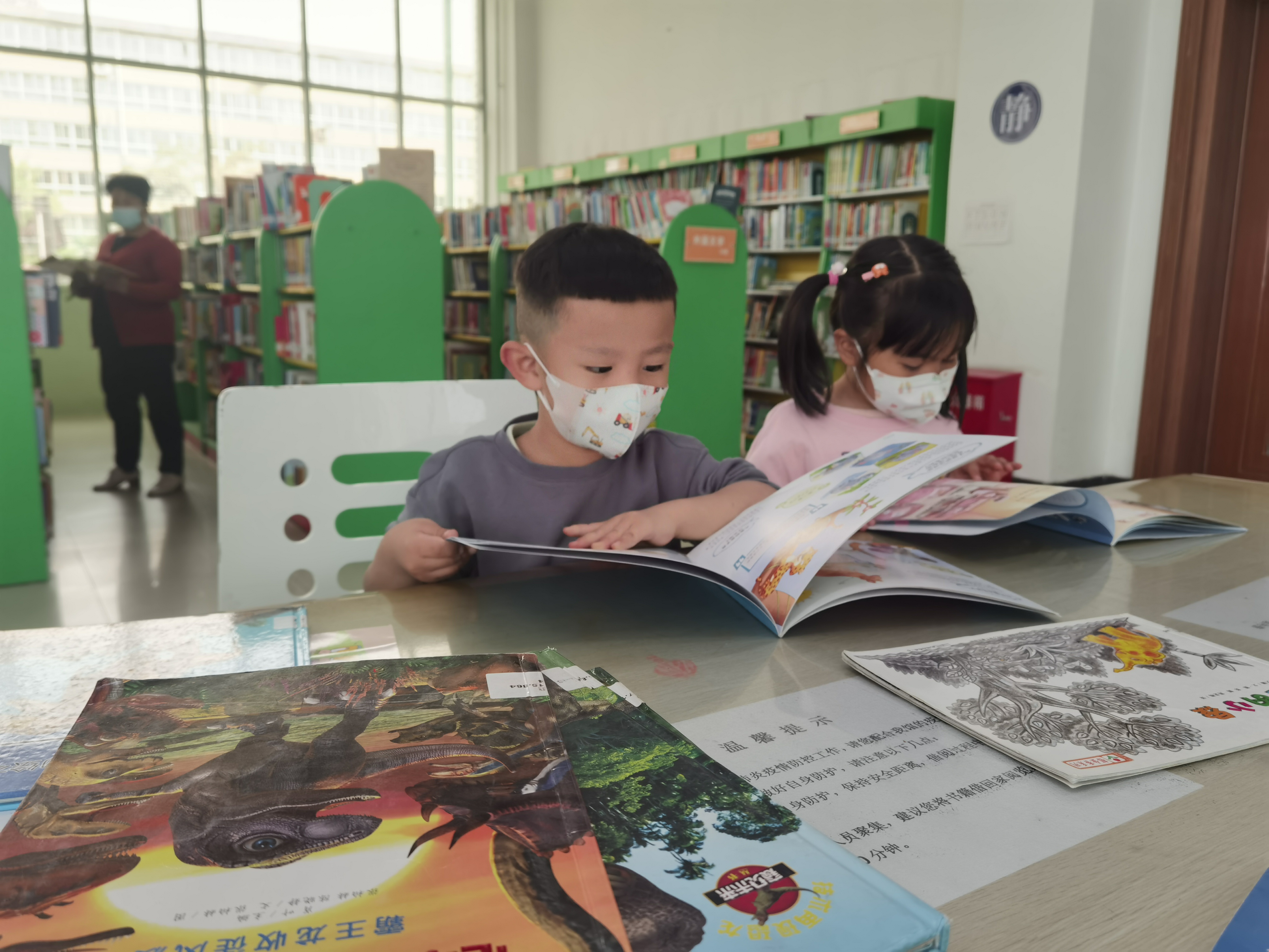 qY图片新闻3：省图书馆恢复正常开放(12370755)-20220412214258