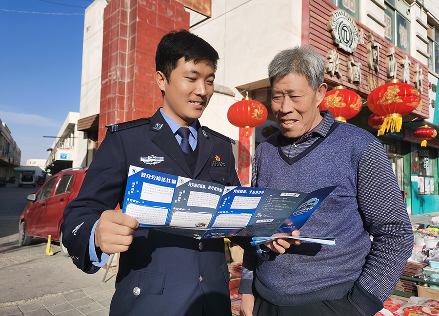 （wAqYE）图片新闻：瓜州公安局民警现(13450350)-20220530115533