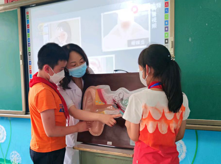 （AqEY）图片新闻：六一活动2(13833229)-20220602104546