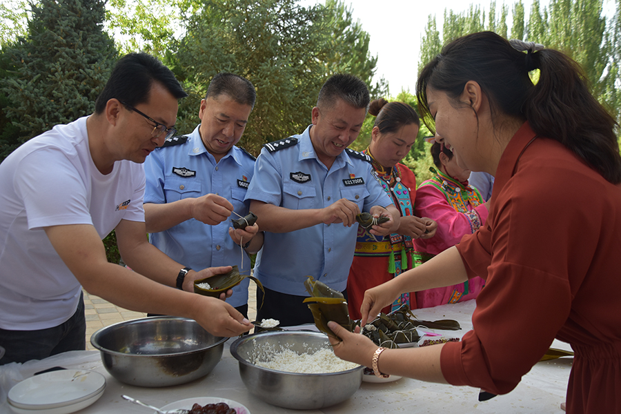 （wAqEY）（组图2）民族团结一家亲 (13868868)-20220602174319