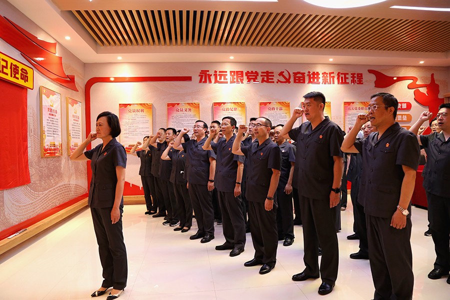 （wAqYE 配图）强化使命担当 赓续红(14556234)-20220630163518