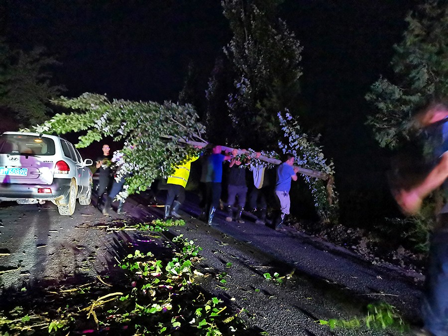 （AqEY）（图配文）闻汛而动护民安——(15535184)-20220812104516