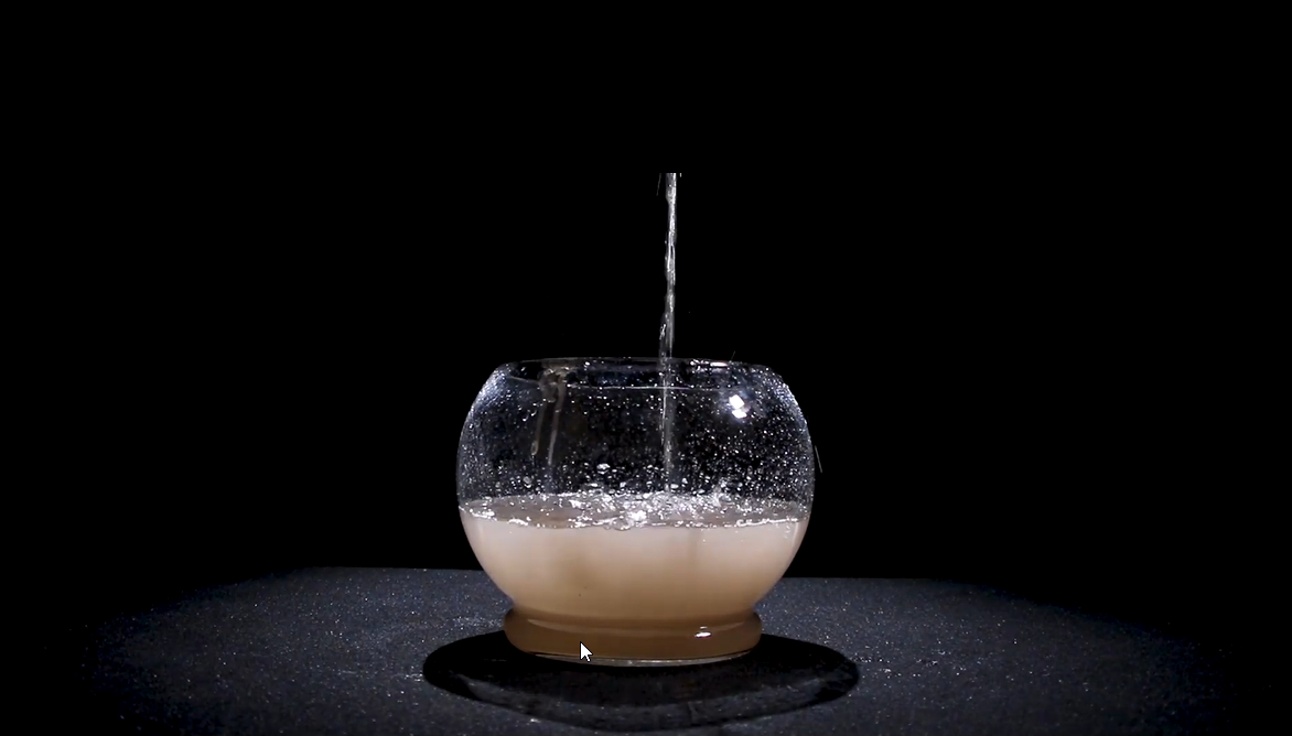 水