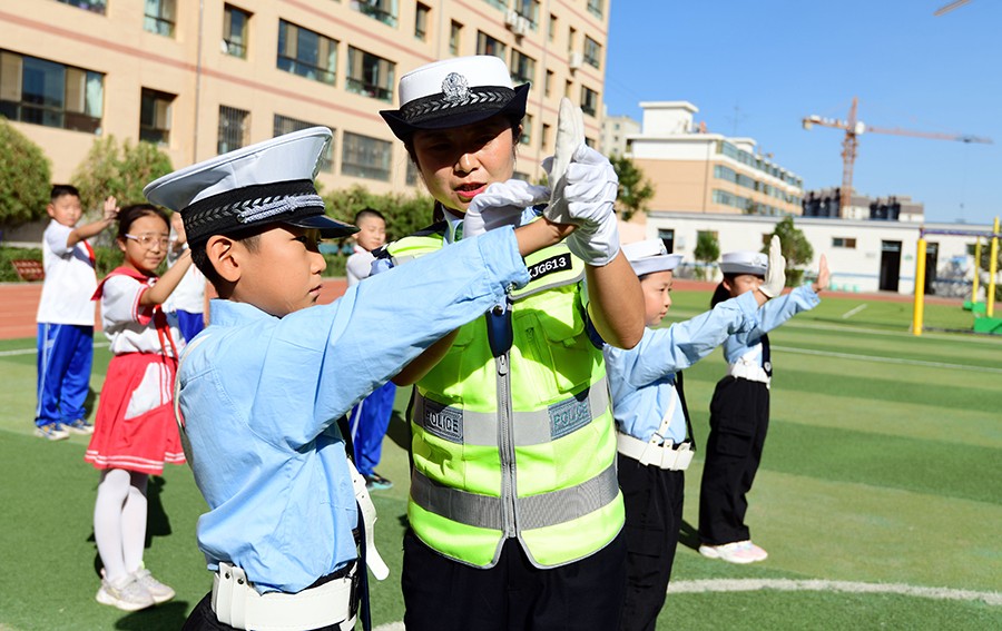 (AQEY，组图2）临泽城关小学：上好交(16039996)-20220908101836