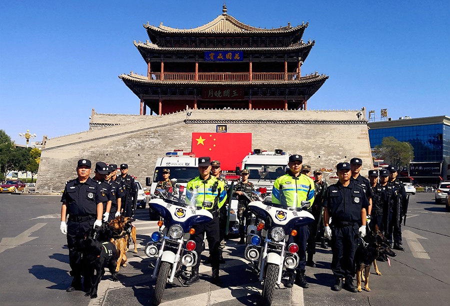 （qYE 我们这十年，配图）平安建设让彩(16345939)-20220921084305