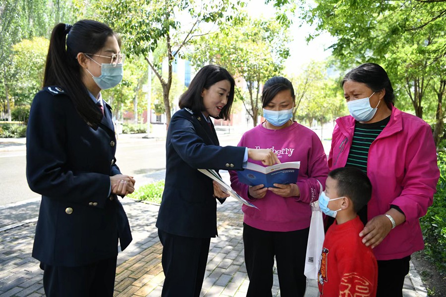 （wQEY，配图，我们这十年）让法治力量(16218584)-20220925184108