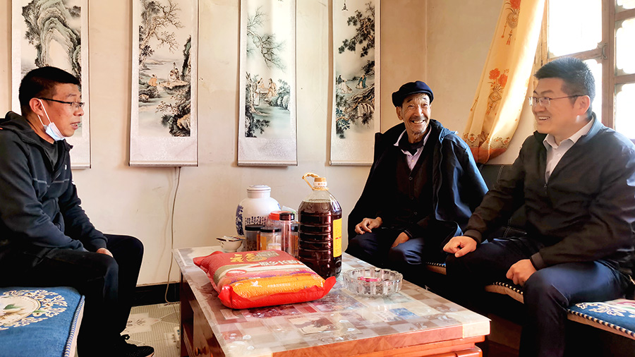 （WAqEY，配图）岷县检察院开展帮扶村(16720378)-20221009163225