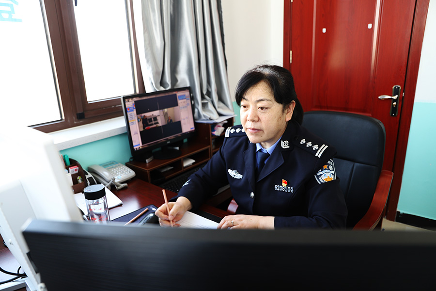 （AqYE 大墙内外484期 组图7）打(16739410)-20221010101854
