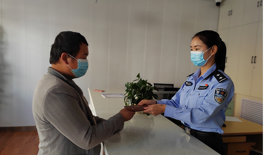 “透明窗口”架起“连心桥”(17644514)-20221028150757
