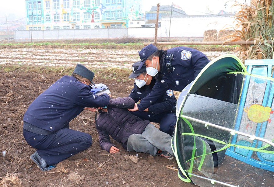 （WAQEY，陇原政法人·一图一故事，配(18218519)-20221124174221