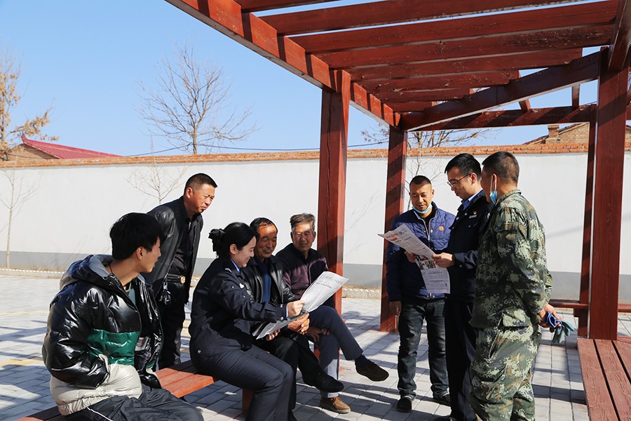 （AQYE）图片新闻 公安民警深入乡村 (18246365)-20221127210915