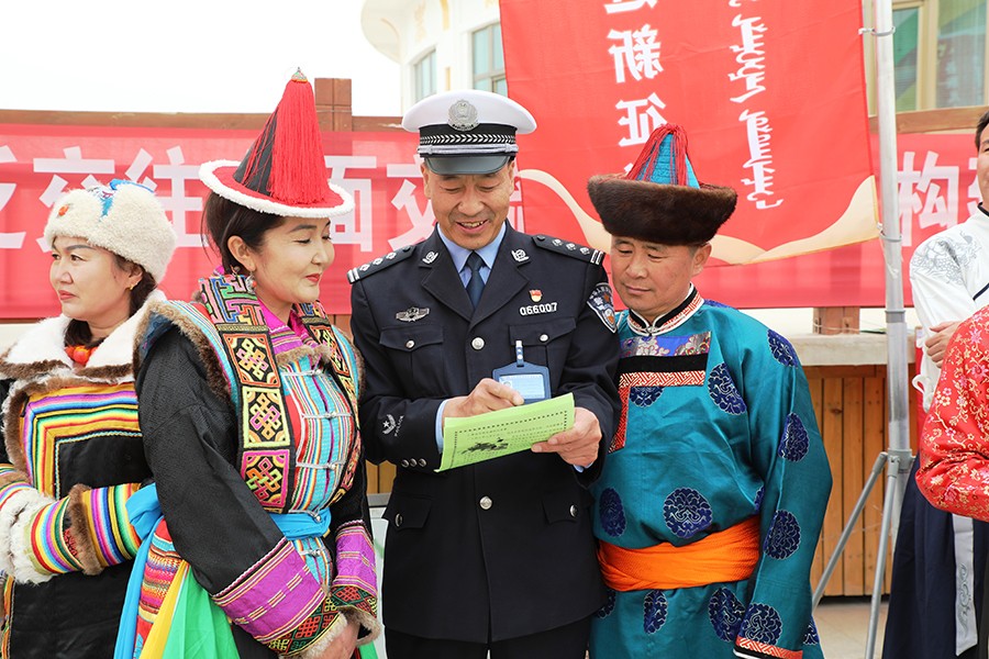 （AQYE）肃北交警大队宣传通安全知识(19212248)-20230110135445