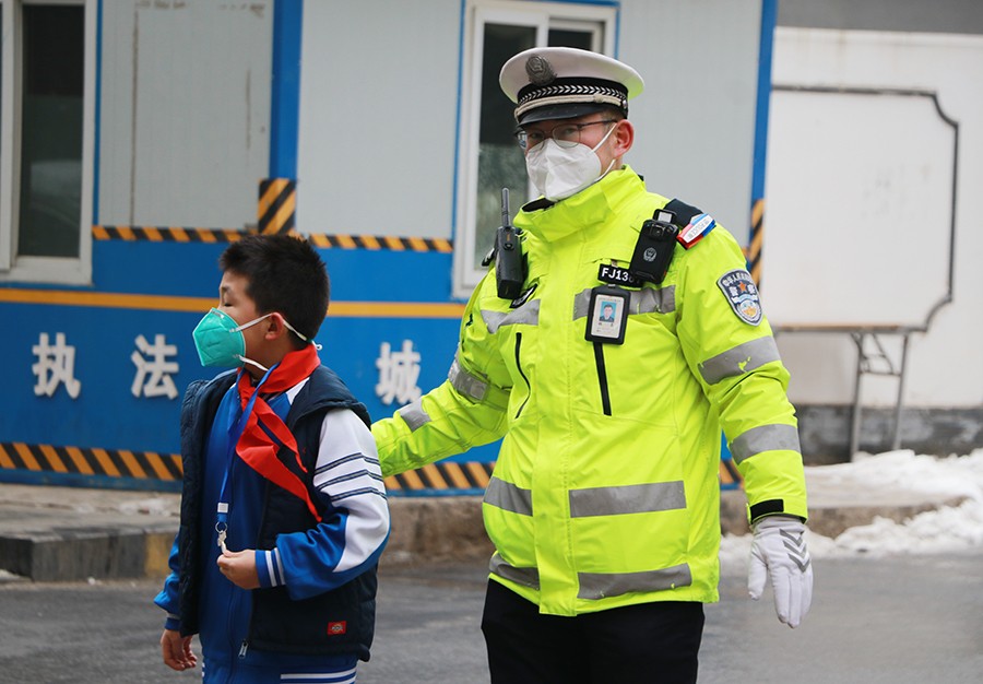 （AQEY配图）兰州公安交警启动“护学岗(20106813)-20230216111351