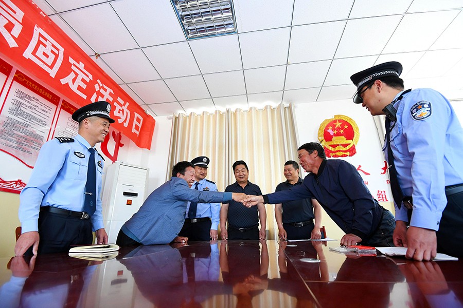 （qeY）（配图3）出事少 治安好 群众(20278052)-20230228185717