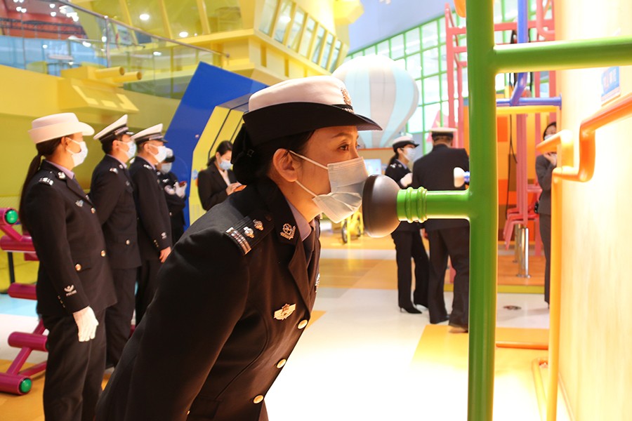 （WAQEY 图片新闻）东岗交警组织女警(20721702)-20230309003121