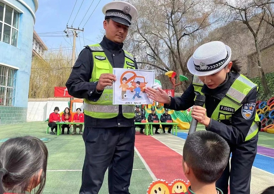 （wAQYE，图片新闻）广河公安交警开展(21463065)-20230330095446