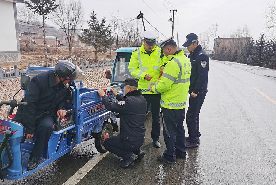 （wAQEY，配图）让道路通行环境“畅安(21432108)-20230330114215
