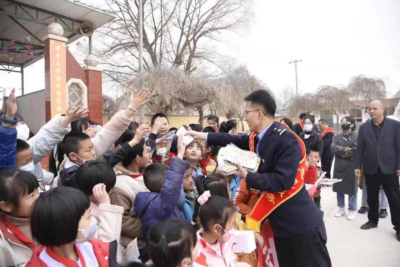 （AqEY配图）“小讲堂”筑起铁路安全“(21939246)-20230419093748