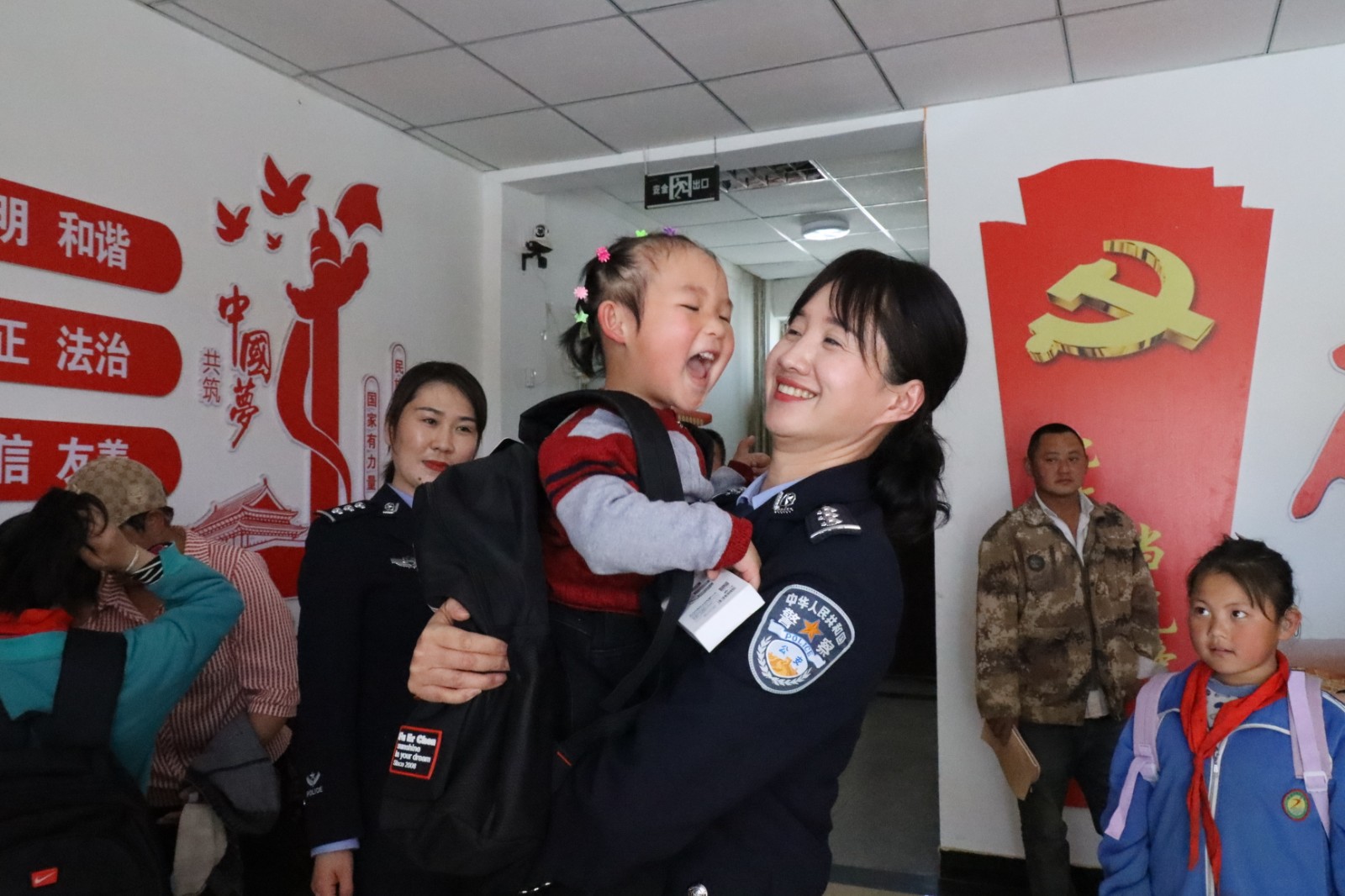 （AqEY图片新闻）“爱心妈妈”在行动(21962241)-20230420105721