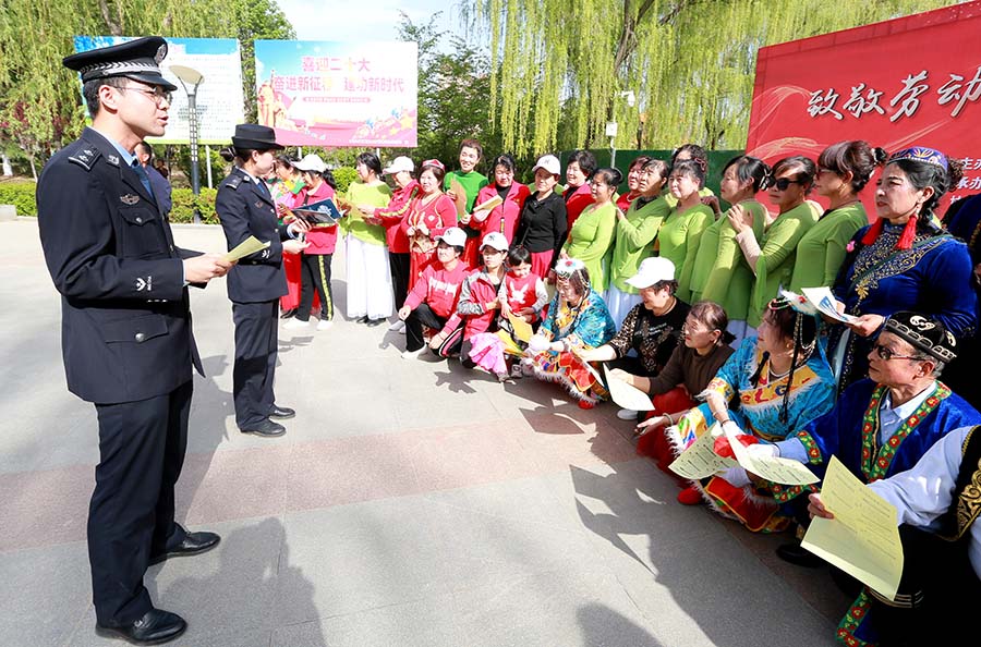 平凉崆峒：反诈宣传进公园(22182438)-20230428142434