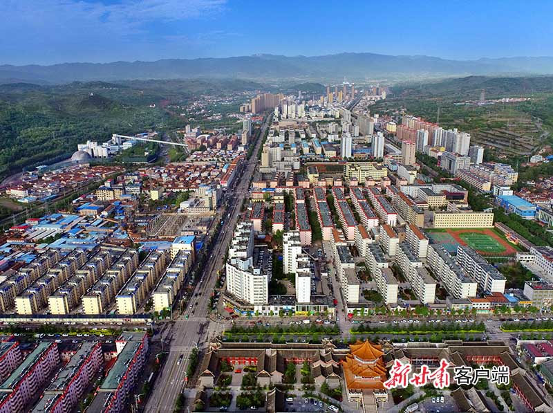 华亭城市面貌2.jpg