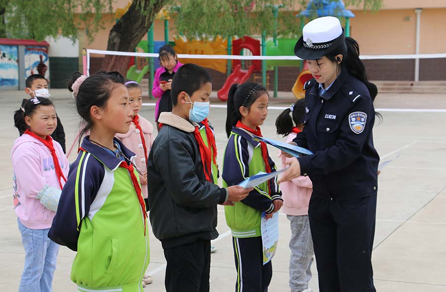 （QYE 图片新闻）交通安全宣传进校园(22363621)-20230511110831