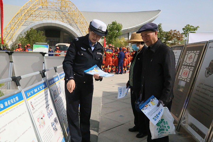 （AqEY）图片新闻：文明交通，安全出行(22473534)-20230514174608