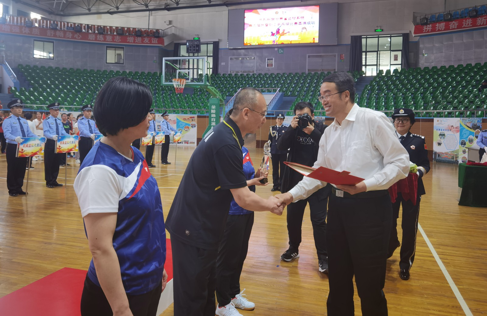 （QYE大墙内外516期头题 组图7）以(22594160)-20230519170805