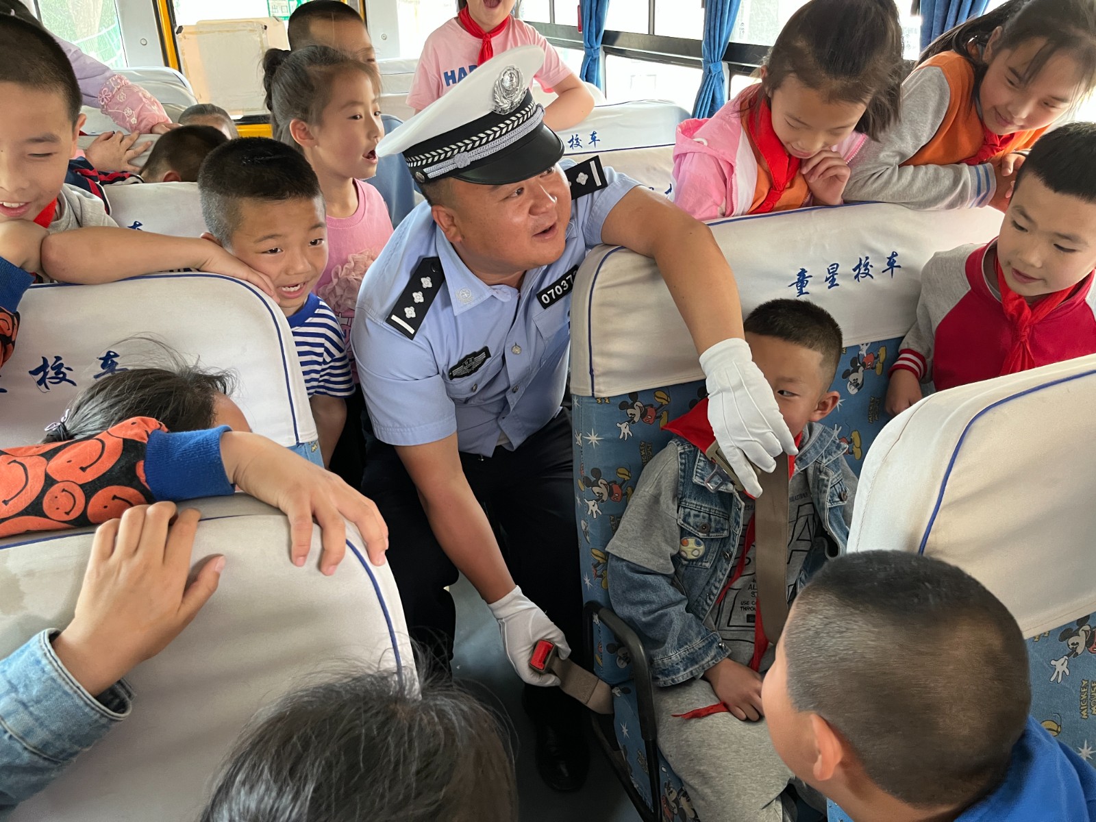 （AQEY，配图）交通安全进校园  金盾(22853494)-20230530161834