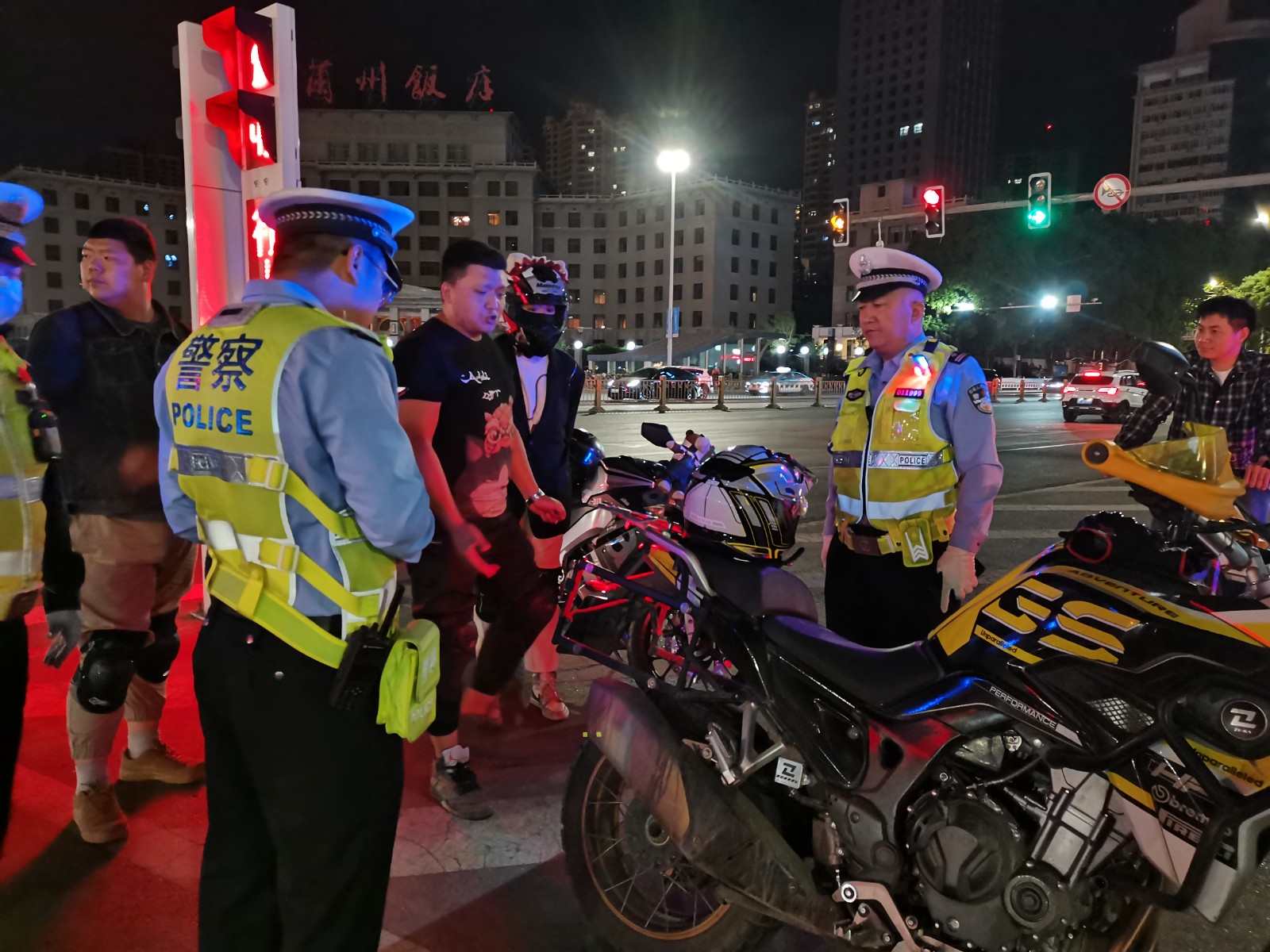 （AqEY，图片新闻）严厉整顿飙车炸街违(22890730)-20230531112034