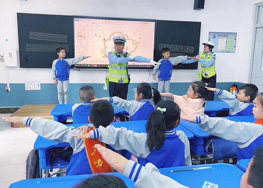 （AQEY，李维琴稿件配图）快乐六一  (22949802)-20230601180458