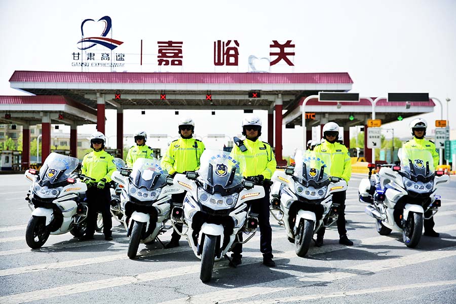 (wqEY配图)4嘉峪关公安交警“快骑队(23082461)-20230607183802