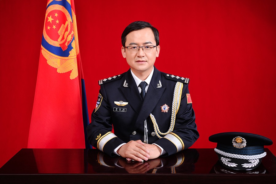 （AqYE，司法周刊619期 配图）奉献(23176524)-20230614113652