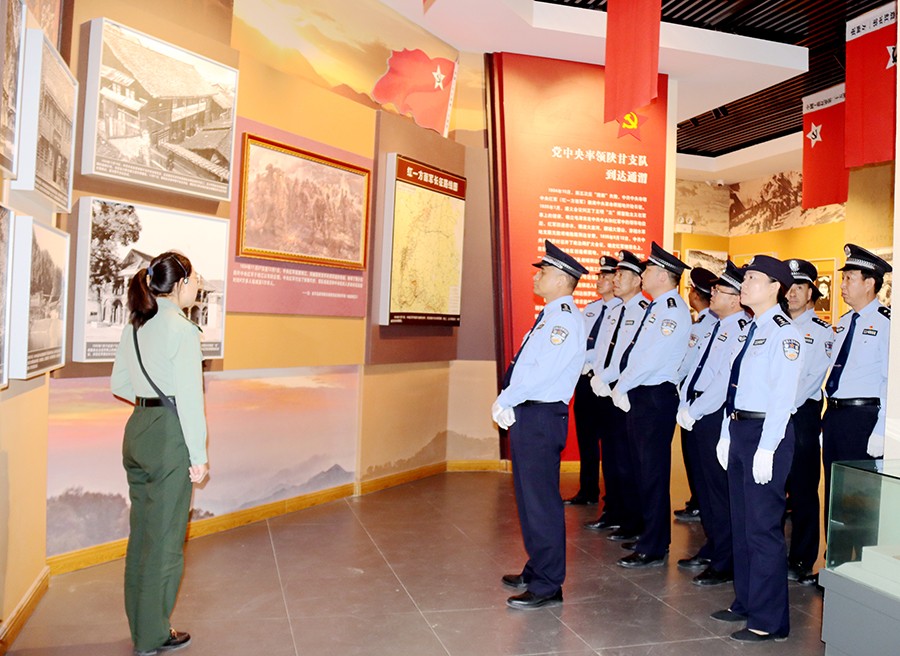 （2版 七一组合报道 QYE图片新闻）传(23593105)-20230702214810